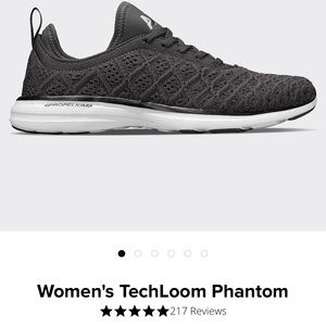 Women’s tennis shoes